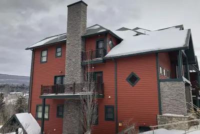 Image de Hunter Mountain 2 Bedroom Condo - Steps to Slopes & Ski Lift! !