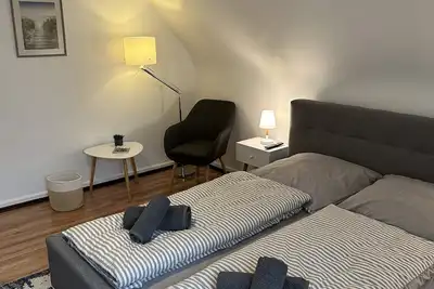 Image de GemĂĽtliche Ferienwohnung im GrĂĽnen