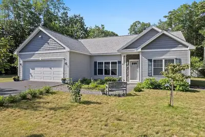 Image de The Beach Pebble - Your Family Oasis in Wells, Me