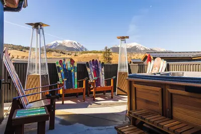 Image de Hot Tub on Rooftop Deck - Mountain/River Views - Gym - Ev Charger - 3 Kings