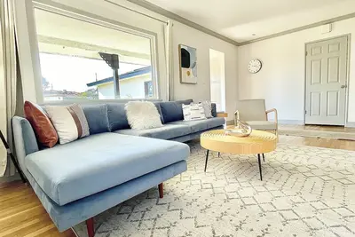 Image de Stylish 3br Home - Sleeps 8 - Child & Pet Friendly - Beach, Lax, SoFi