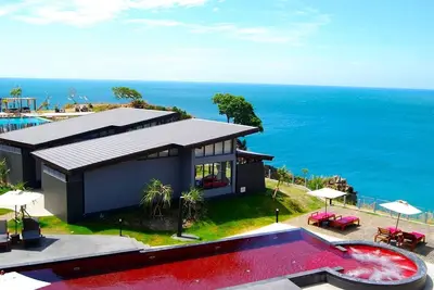 Image de Houben is a private boutique with sea-view rooms graciously perched on a cliff.