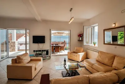 Image de Spacieuse maison de plage de 4 chambres, vue fantastique sur la mer