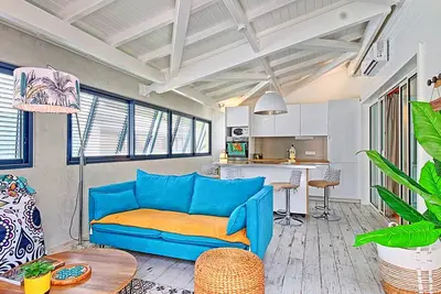Image de Superbe appartement 2 chambres à Anse Marcel, 400m des plages, activités nautiques incluses