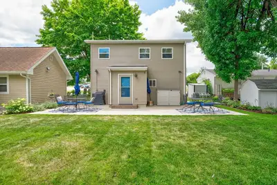 Image de Arnolds Park home, public dock 3 bedroom 2 bath