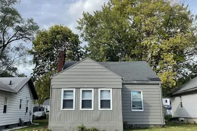 Image de 1 Mile walk from Notre Dame! Recently renovated home that accommodates up to 7!
