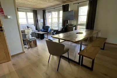 Image de Loue Appartement Pour 8 Personnes Entièrement Rénové Avec vue sur le Mont Blanc