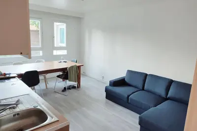 Image de Appartement au pied du métro sur jardin!