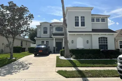 Image de Experience the Trill of Central Florida from your Luxurious retreat.