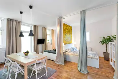 Image de Ernststrasse Holiday Bliss
