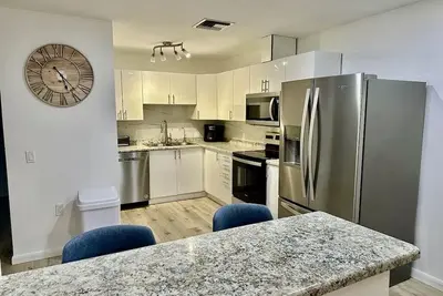 Image de Seashell 5 - You seasonal rental less than a mile from the beach\nGreat Location!