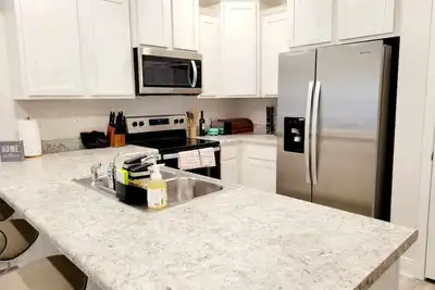 Image de Luxury townhouse in Pensacola. Ev Charger Included