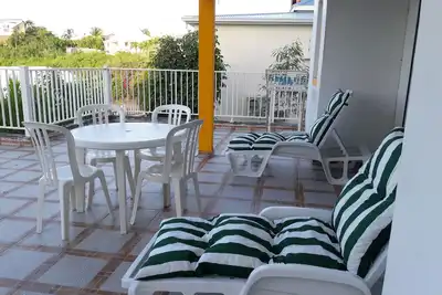 Image de Bel appartement face Ă la mer. Transats, farniente terrasse et plage.