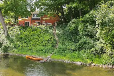 Image de Riverside retreat with a spectacular view on the Huron River! 10 miles to UofM!