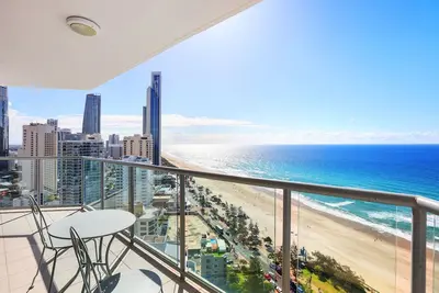 Image de 2 Bedroom 2 Bathroom High Floor Views Of The Ocean, City Skyline & Hinterland