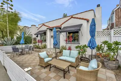 Image de Steps to 2nd Street Dining and Shopping, Entire House In Belmont Shore