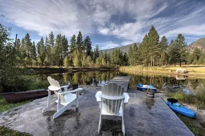 Image de 14, 000 sf Luxury Lodge with Incredible Views, Hot Tub, Indoor Pickleball and Gym
