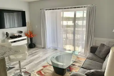 Image de Ship Faced Condo Riverwalk Downtown Historic Wilmington - Fantastic Location