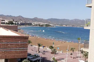 Image de Acogedor y Confortable Apartamento de dos Dormitorios Junto al mar