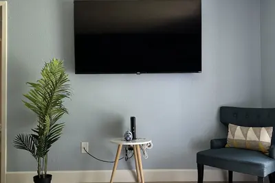 Image de Family-sized condo on lush green golf course &\n5minutes from Margaritaville. \n\n