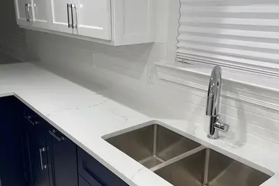 Image de 4 bedrooms 2 baths Sleeps 10 - Big Yard - Completely Remodeled and Updated