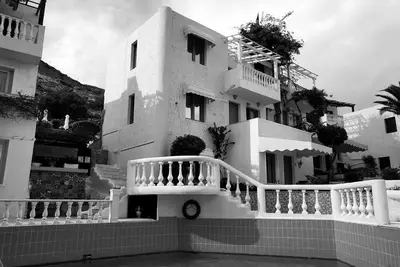 Image de Villa Junior pouvant accueillir jusqu'à 10 vacanciers pleine vue