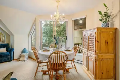 Image de Cozy GlenEagle Townhome | Walk to Lake & Gondola