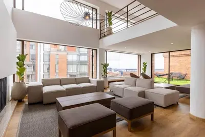 Image de w* | Stunning 5br Triplex in Rosales