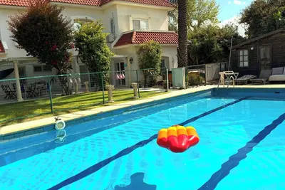 Image de Sleeps 12 Family Villa By The Sea W Jacuzzi & Pool