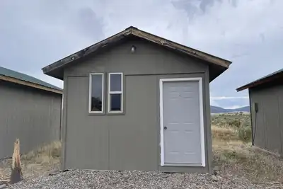 Image de 1 room cabin in the heart of Dry Creek Basin.
