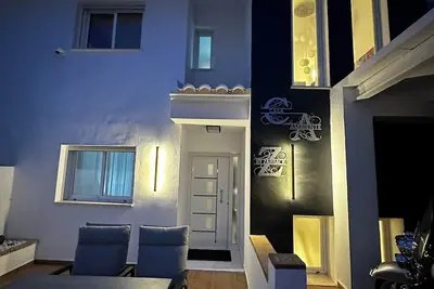 Luxury vacation home: private pool, upscale furnishings, dream views, top location