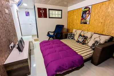 Image de Bollywood Themed 1bhk Apartment in Lonavala