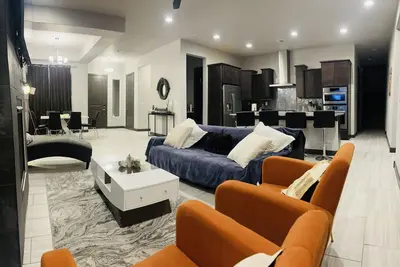 Image de Modern, Comfortable, New Construction Family Home in Coveted Mesa Del Sol