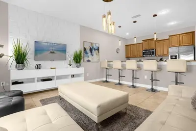 Image de 4 Bedrooms/ 3 Bathrooms/ Paradise Palms (8969 Bp)