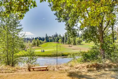 Image de Chehalis Getaway w\/ Golf Course View + Fire Pit!