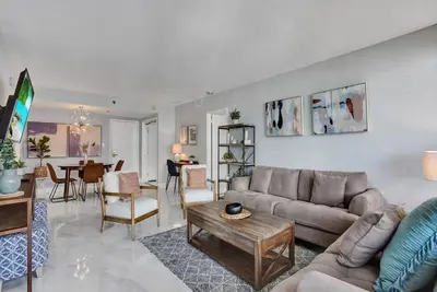 Image de High Floor Beachfront Condo / Beach Service / 1509