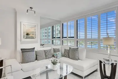 Image de Luxury Beachfront Condo / Beach Service / 1418
