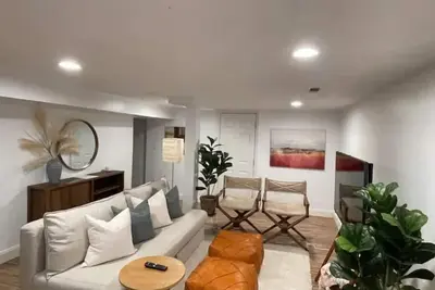 Image de Upscale, Full Kitchen, 2-Bedroom Apt\n