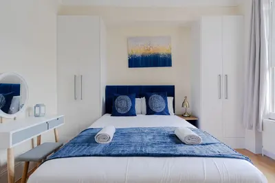 Image de de Luxe-Vue ville-Appartement-Salle de bain privée