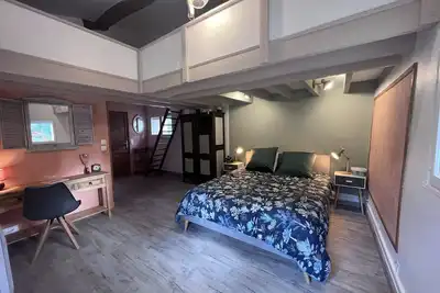 Image de Gîte entièrement rénové à deux pas de la forêt à pied. . .