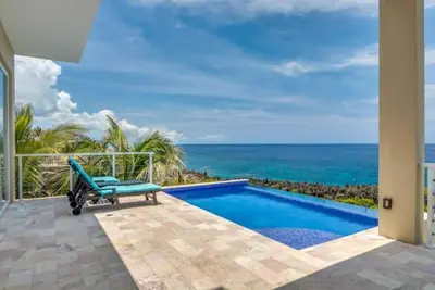 Image de Modern yet comfy Caribbean home