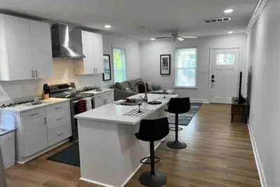 Image de Spacious Urban Bungalow /w Free WiFI & Parking