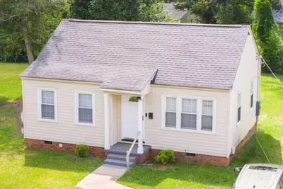 Image de Beautiful home in a peaceful neighborhood centrally located in Fayetteville.
