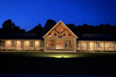 Image de Cozy vacation home in Kings Mountain with incredible views, and tons of room.