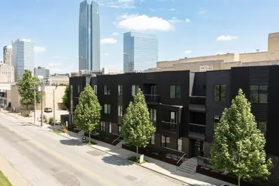 Image de Just steps away from the best Downtown and Midtown Okc have to offer.