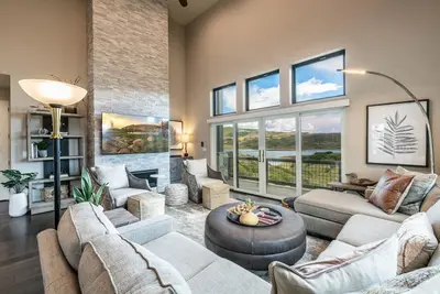 Image de Stylish Mountain Contemporary, Gourmet Kitchen, Stunning Views, Minutes to Historic Main Street!