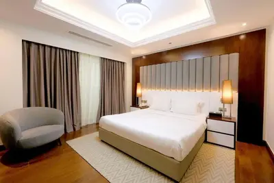 Image de Three Bedroom Suite Near financial Center Metro.