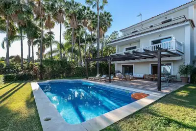 Image de Spacious 6 Bdrm Villa - Golf Lover's Paradise