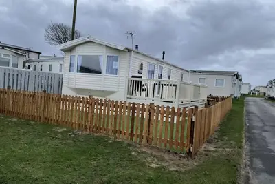 Image de 2 Brightholme 6 berth with Decking & enclosed gard