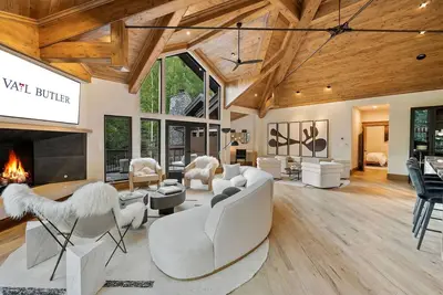 Image de Sunburst Lodge - 9br in Vail, 2 hot tubs, pool, fire pit, perfect for large groups